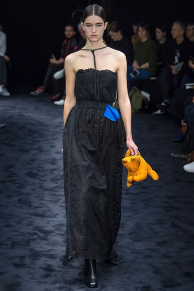 Look 4